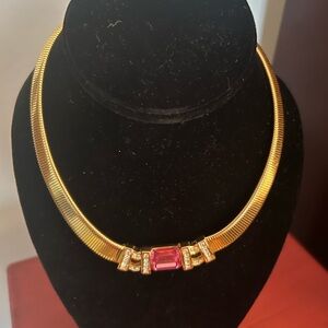Elegant Gold Necklace with Pink Gemstone